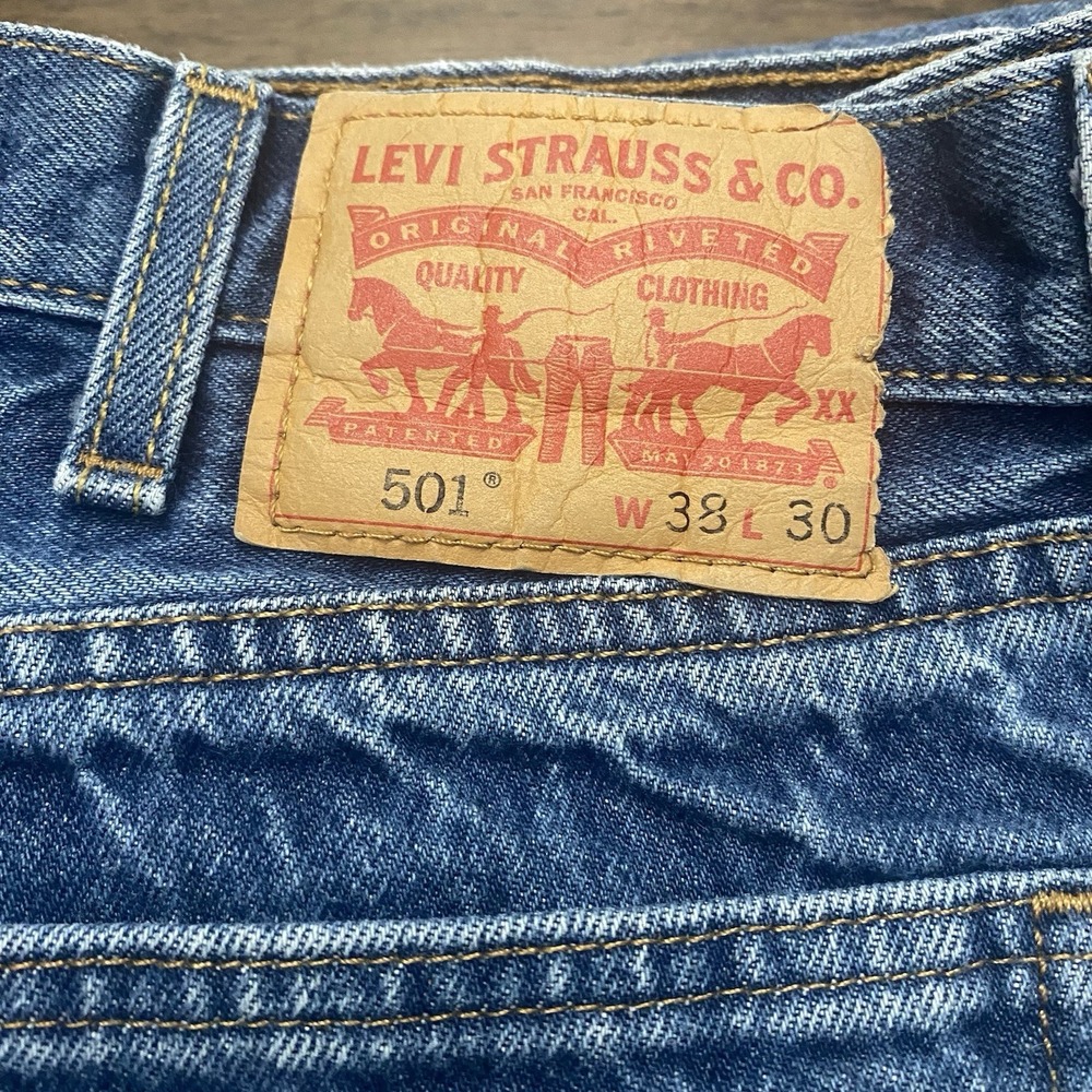 Levis Jeans Button Fly Blue 501 Jeans Mens Straight Leg  Size 38x30 - Picture 4 of 8
